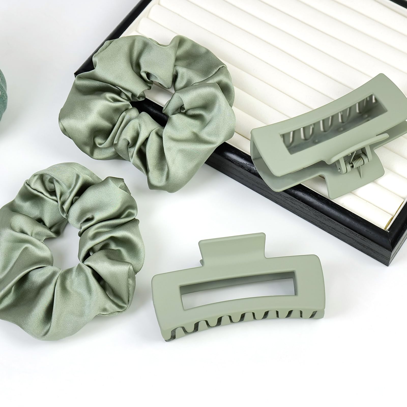 JGQUR scrunchies satin vert – maintien confortable pour chignons ou queues de cheval.