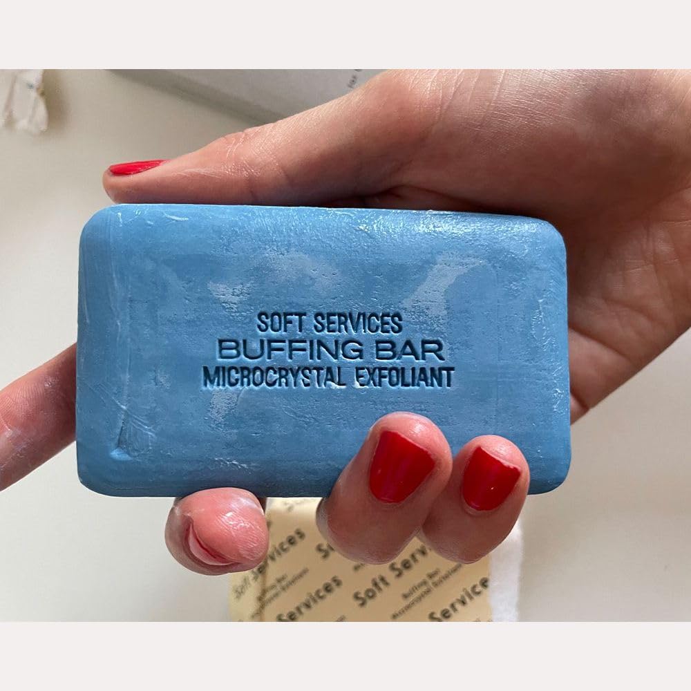 Prépare la peau au rasage et à l’épilation.