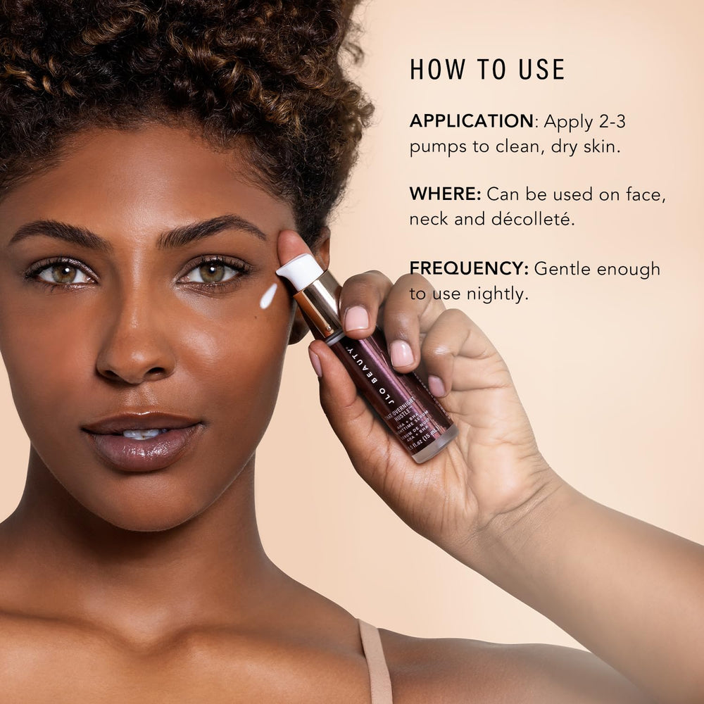 Sérum Nuit JLO BEAUTY AHAs/BHAs, resurfaçage doux.