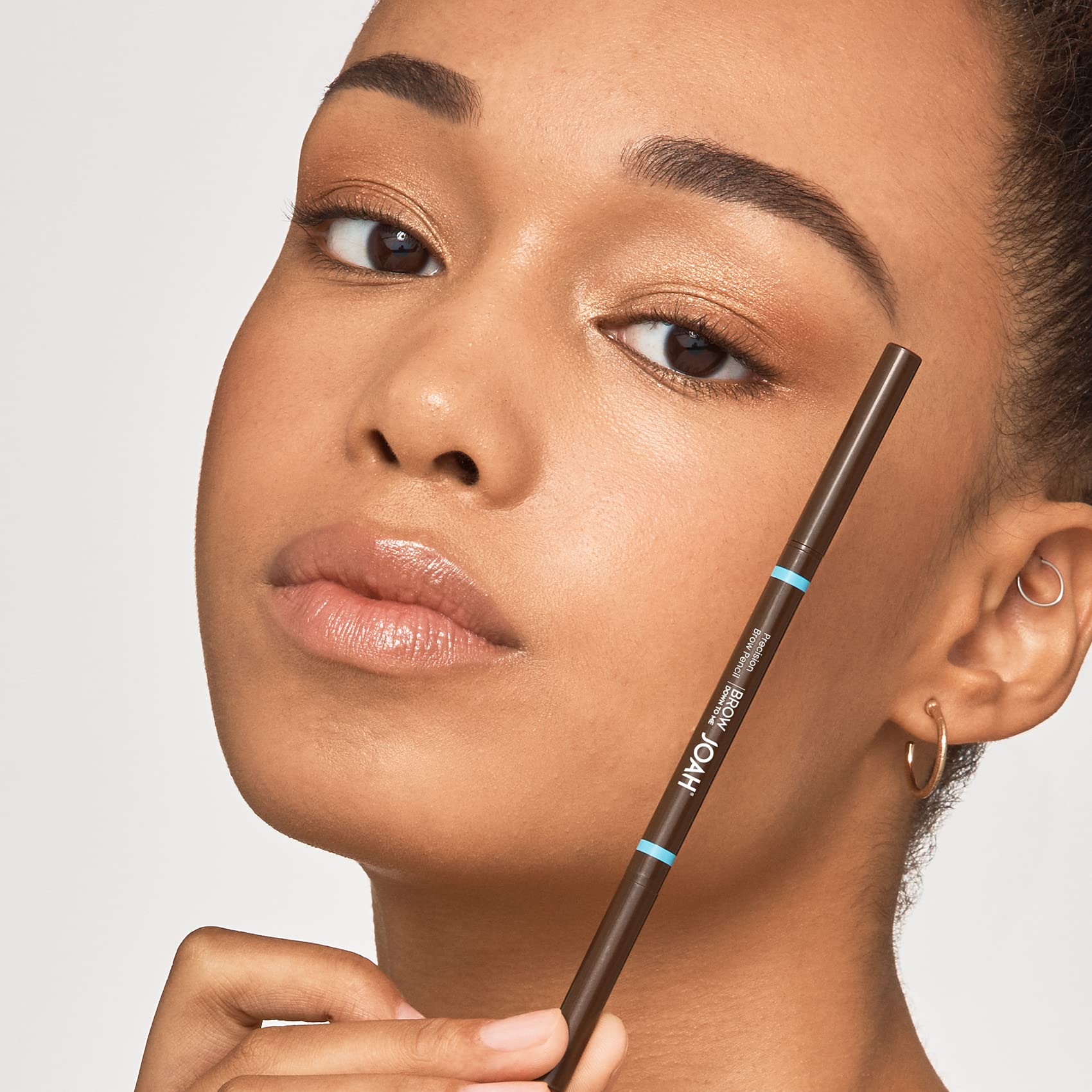 JOAH Brow Down To Me – disponible en 10 teintes, dont Blond Froid.
