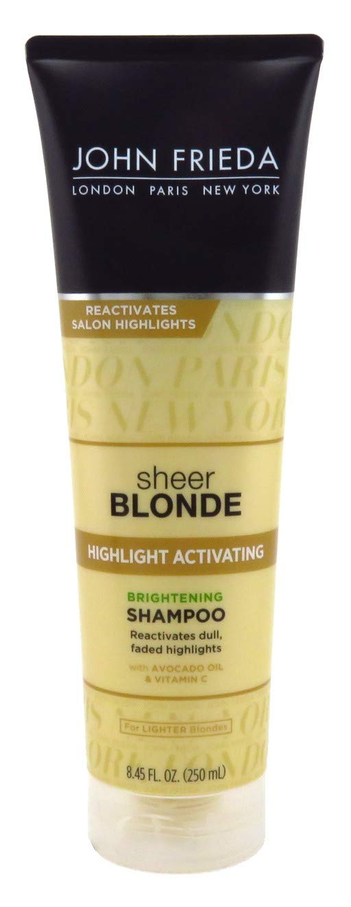 John Frieda shampooing Activateur Reflets Blond – texture légère qui hydrate les cheveux.