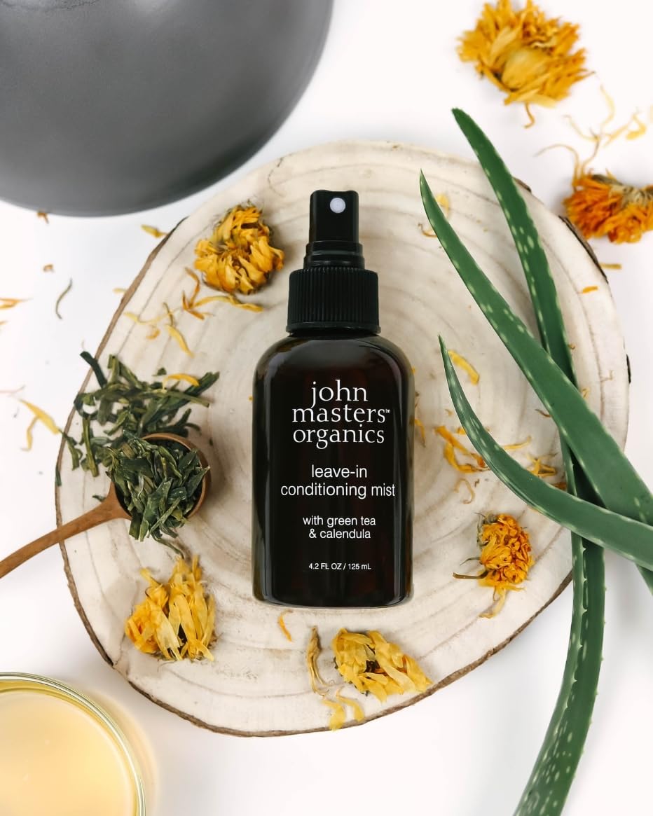 John Masters Organics Green Tea Calendula Mist: brume prête à démêler et lisser les cheveux.