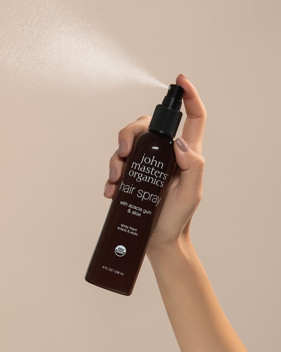 John Masters Organics convient à tous types de cheveux sans alourdir.
