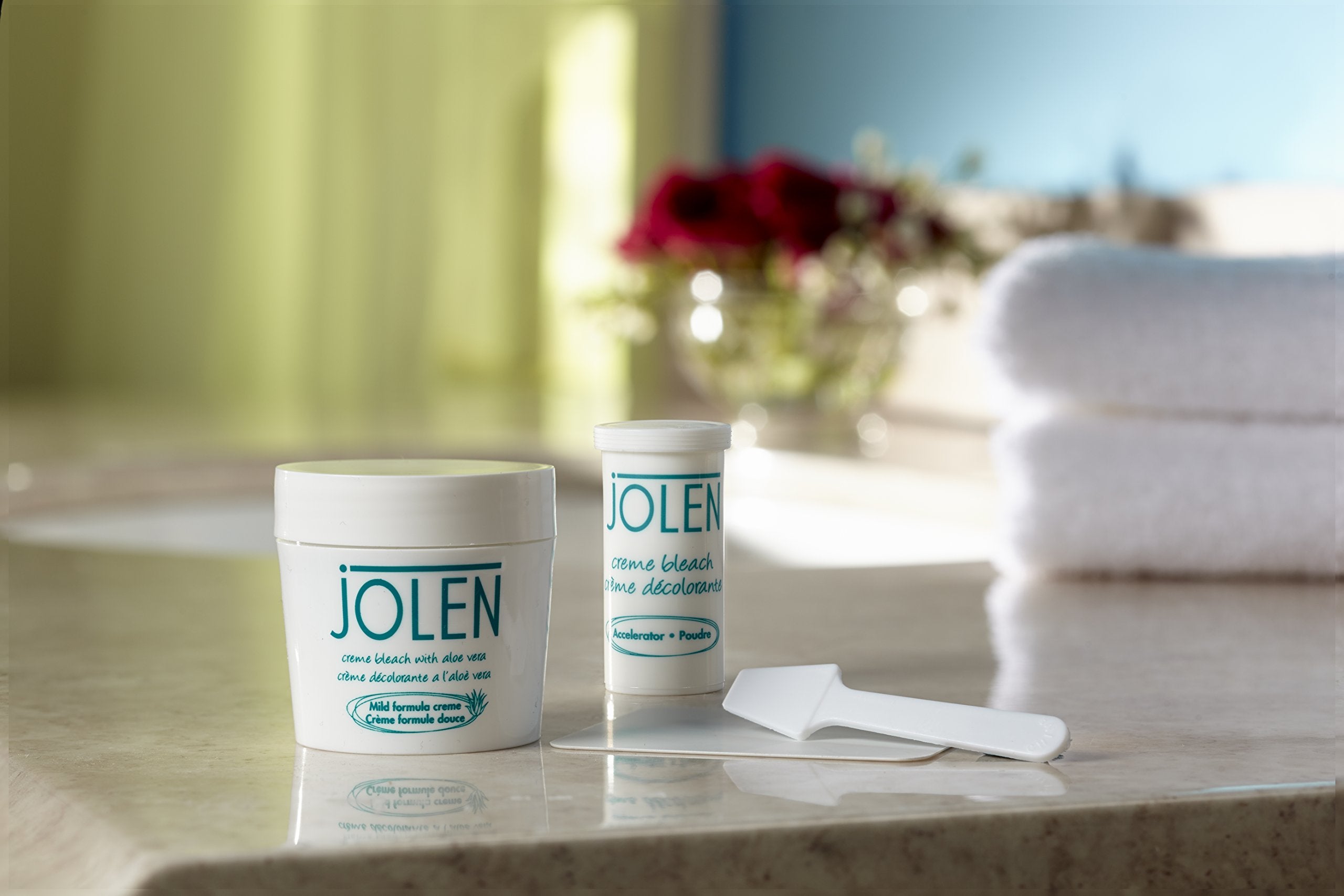 Jolen Blanchisseur Corps Visage 125 ml éclaircit poils sur le visage et le corps.