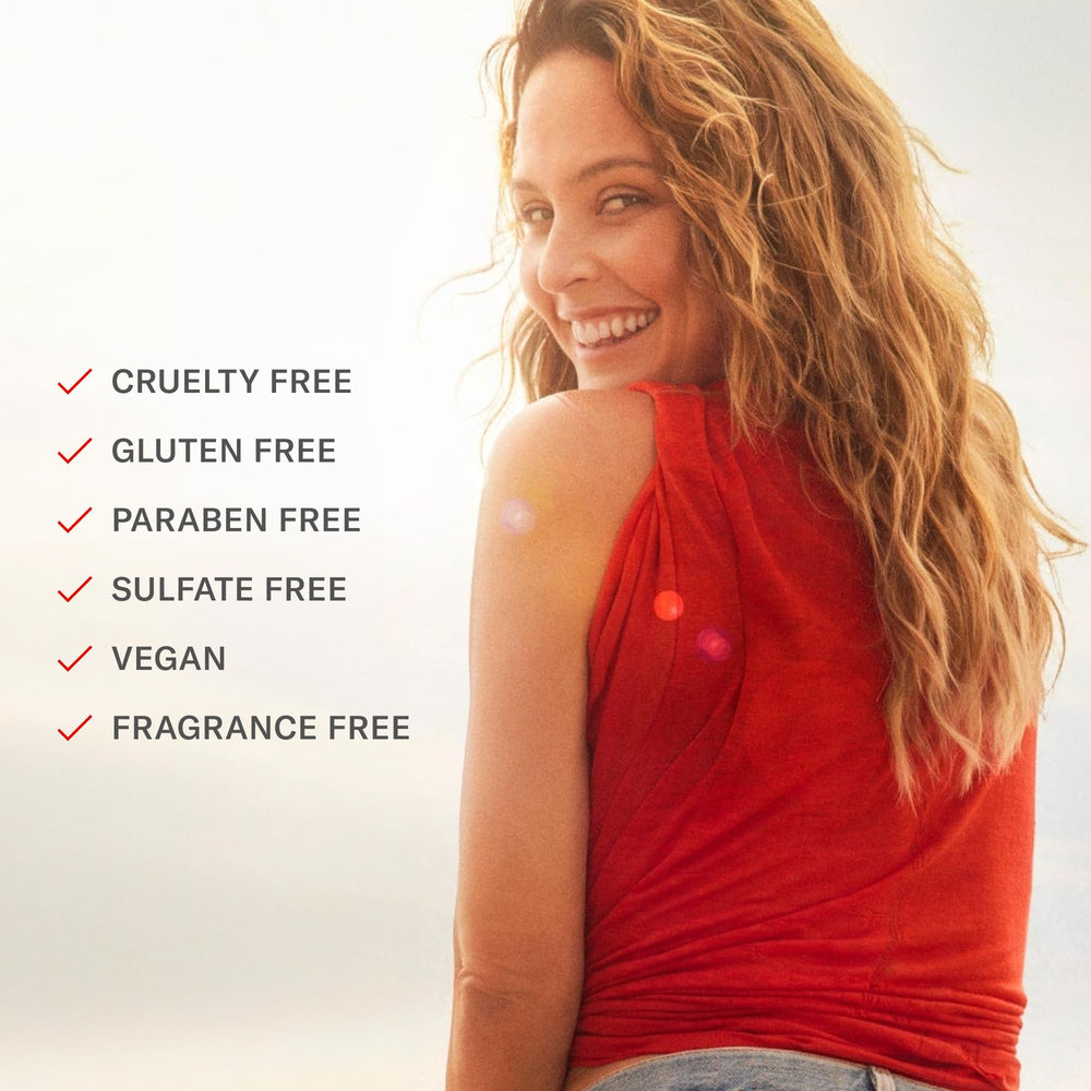Josie Maran Pure Argan Milk — flacon clair montrant les microgouttelettes pour hydratation.
