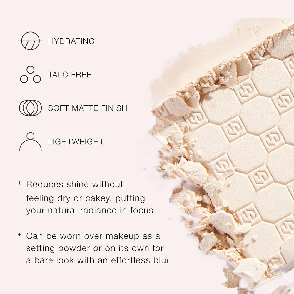 Poudre Jouer apparence peau floutée et homogène, effet mat durable.