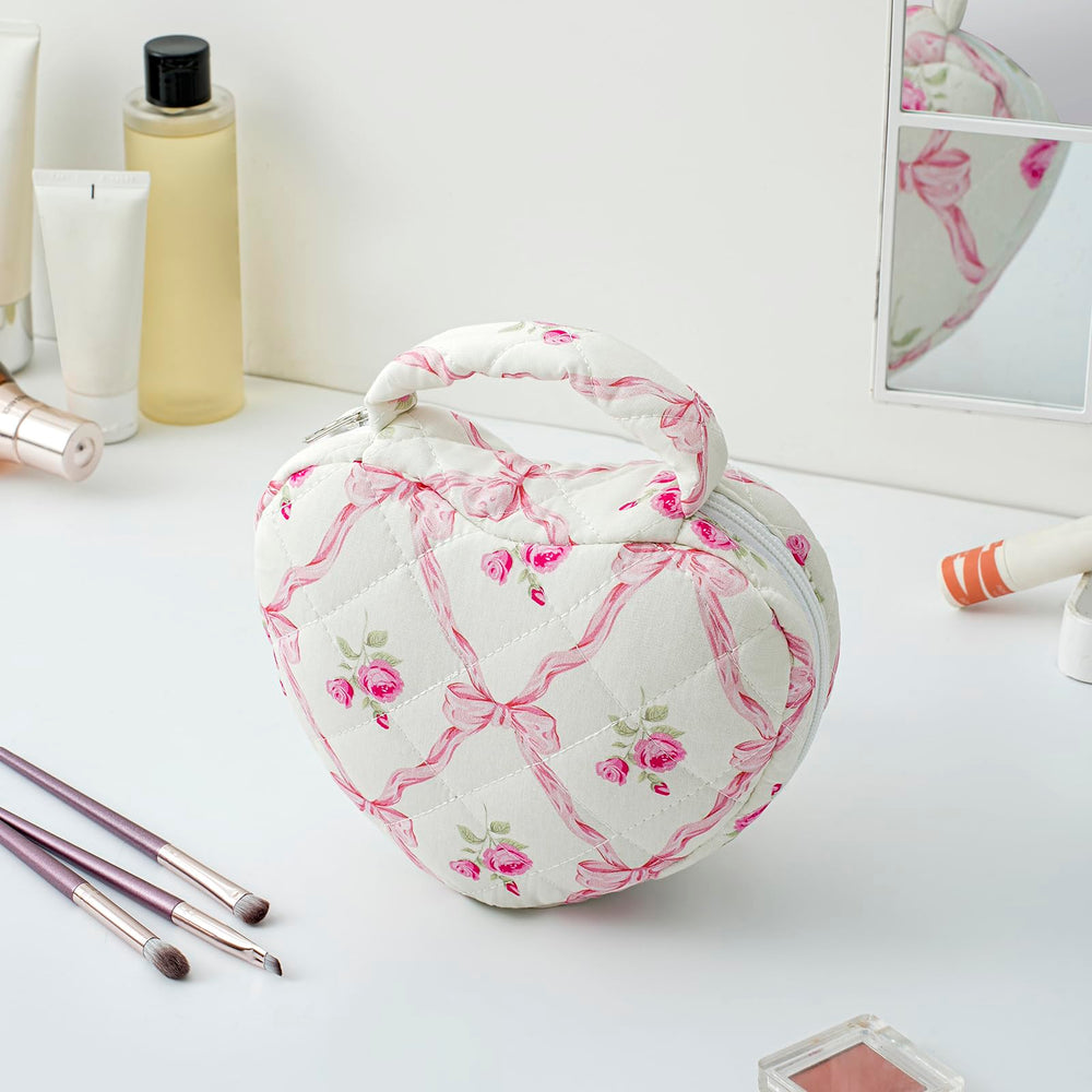 Intérieur JOVAKIT bien pensé pour cosmétiques et accessoires en voyage.