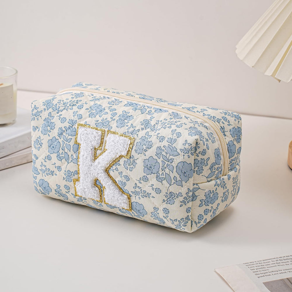 Etui beauté compact JOVAKIT alphabet bleu fleuri, rangement facile lors de déplacements.