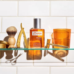 Jovan Musk – notes œillet, lavande et ambre pour une présence masculine.