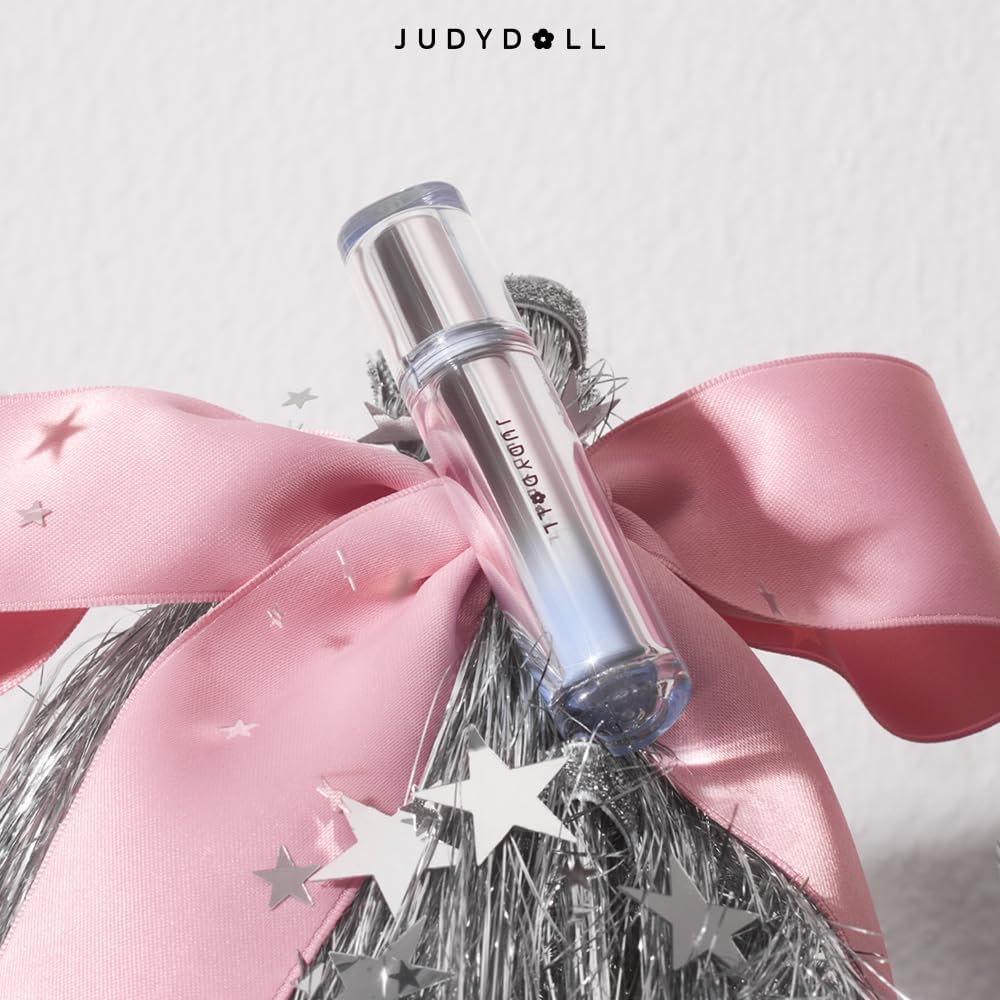 Judydoll Ice Watery Lip Gloss Grape Shake on lips for versatile looks