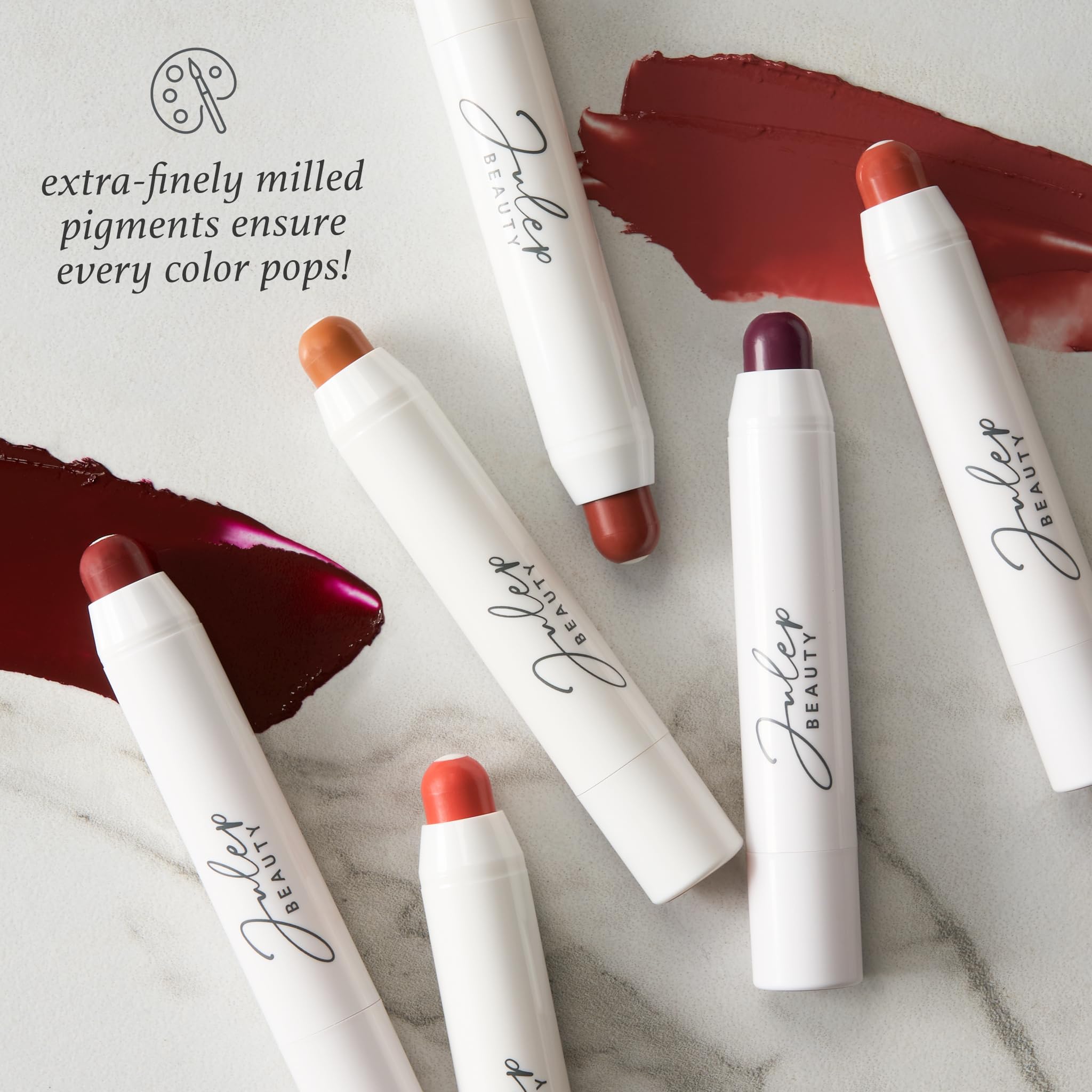 Julep Cashmere Nude — fini brillant discret pour un look lumineux.