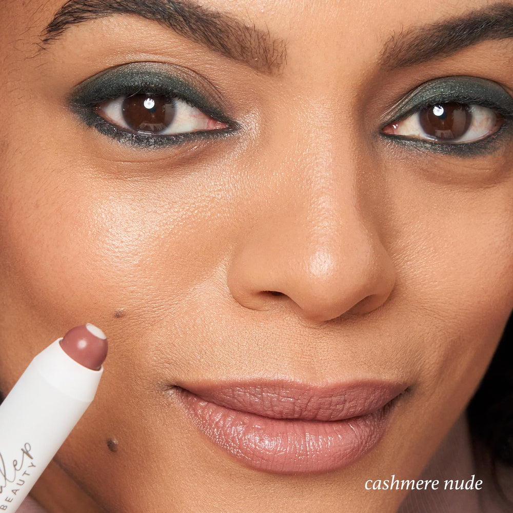 Échantillon Julep Cashmere Nude — nuance nude naturelle sur peau.