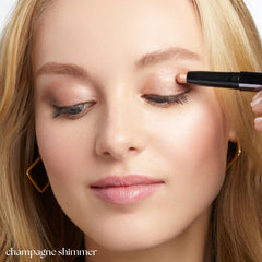 Julep Eyeshadow 101 Creme-to-Poudre – texture crème-poudre facile à estomper.