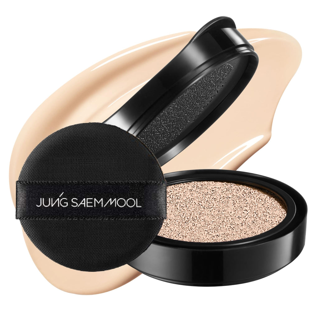 JUNG SAEM MOOL Essential Skin Nuder Cushion, emballage rechargeable pour retouches faciles.