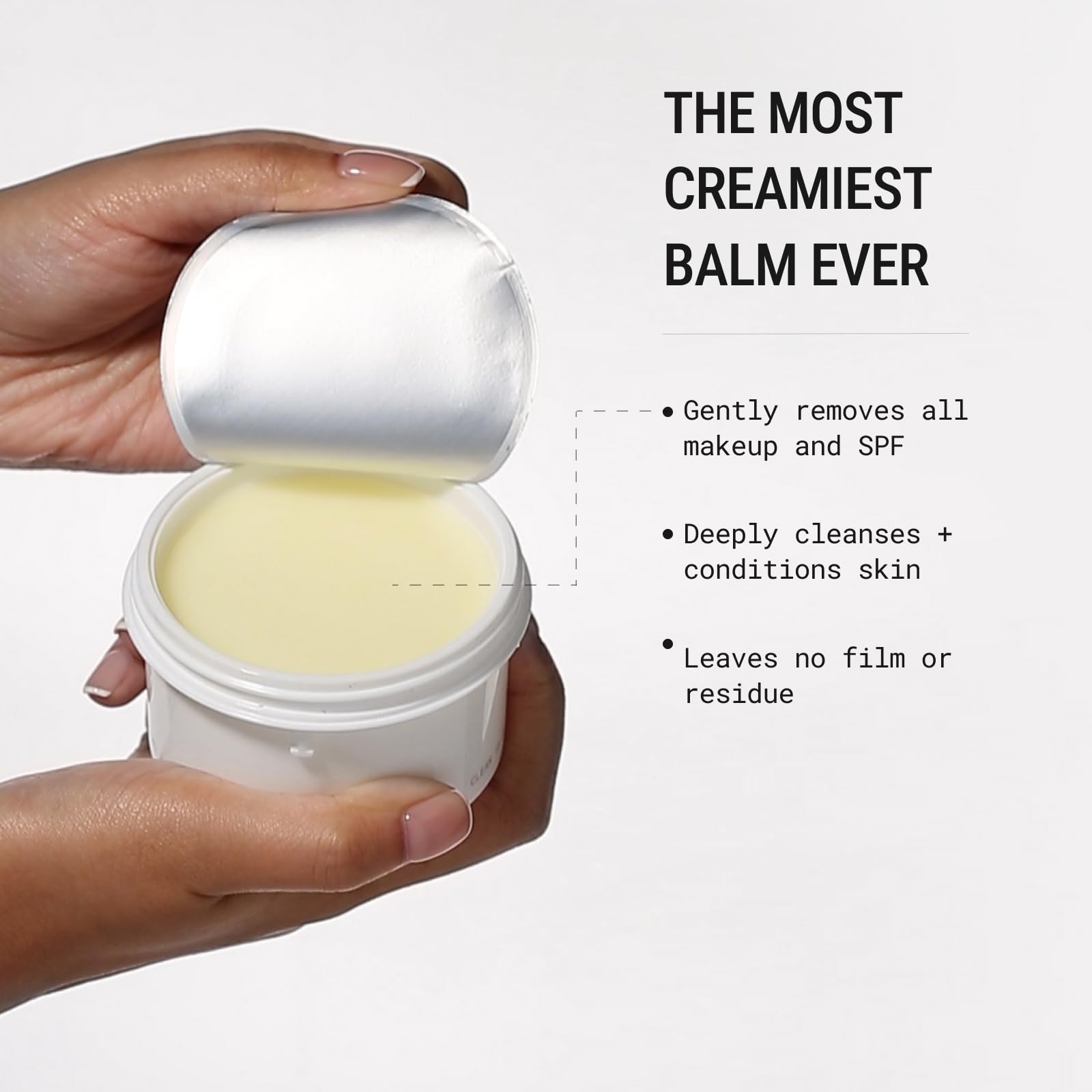 Texture crème fluide pour une application douce sur le visage.