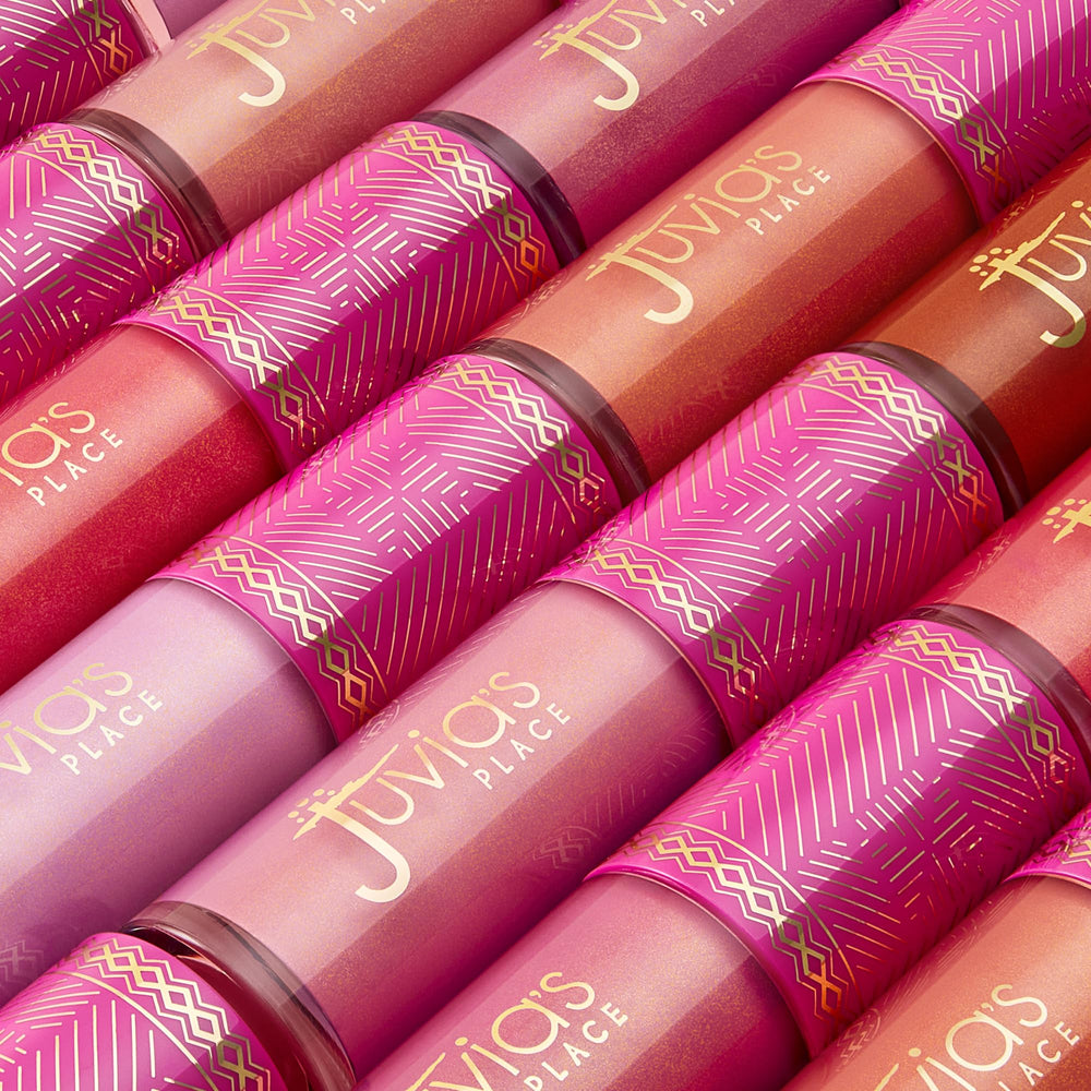Blushed Liquid Blush fond facilement pour une fusion légère.