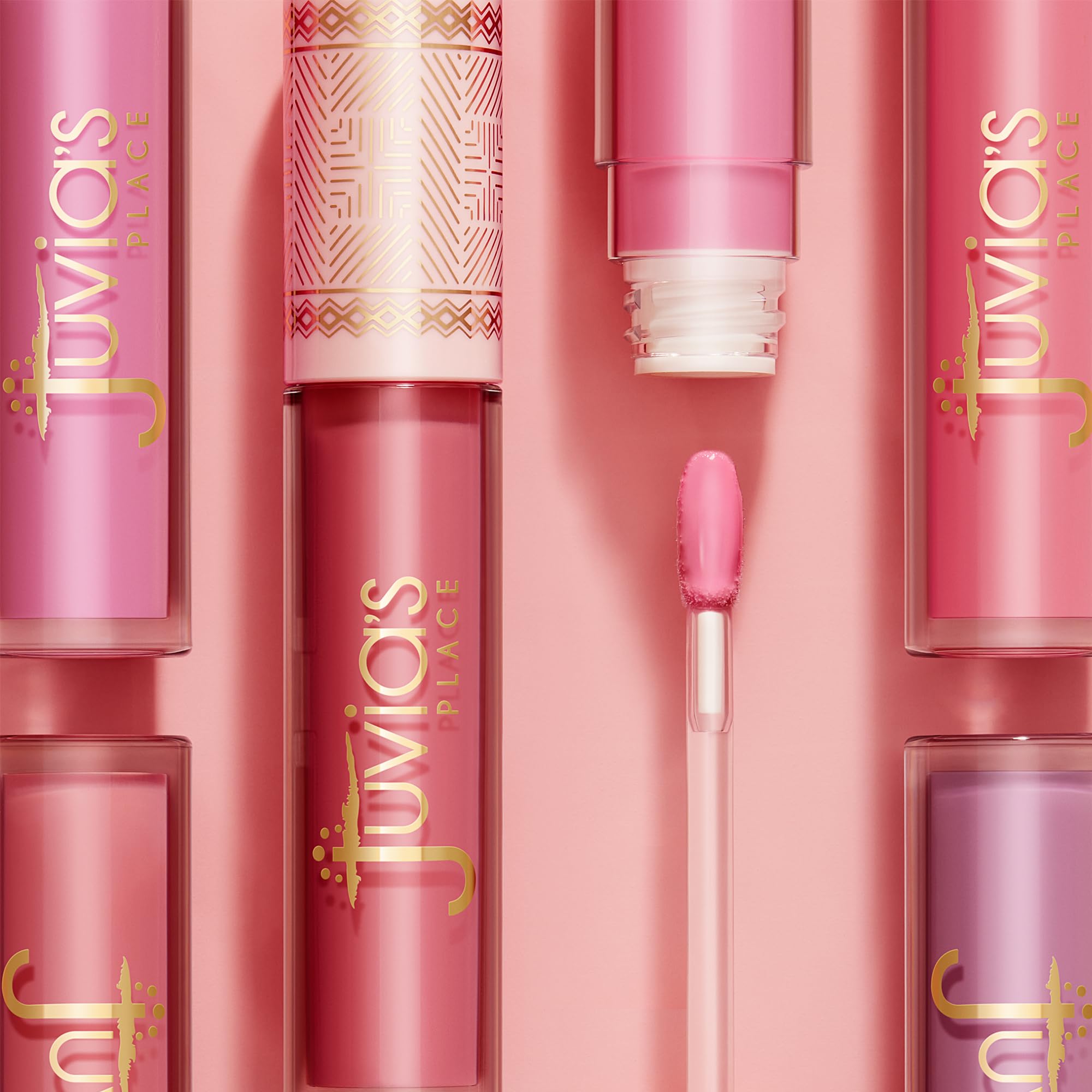 Port quotidien du gloss Smoothie pour un look frais au bureau
