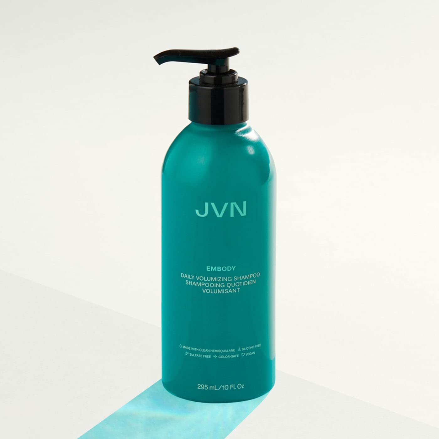 Utilisation quotidienne avec JVN Embody Shampoing pour femmes et hommes.