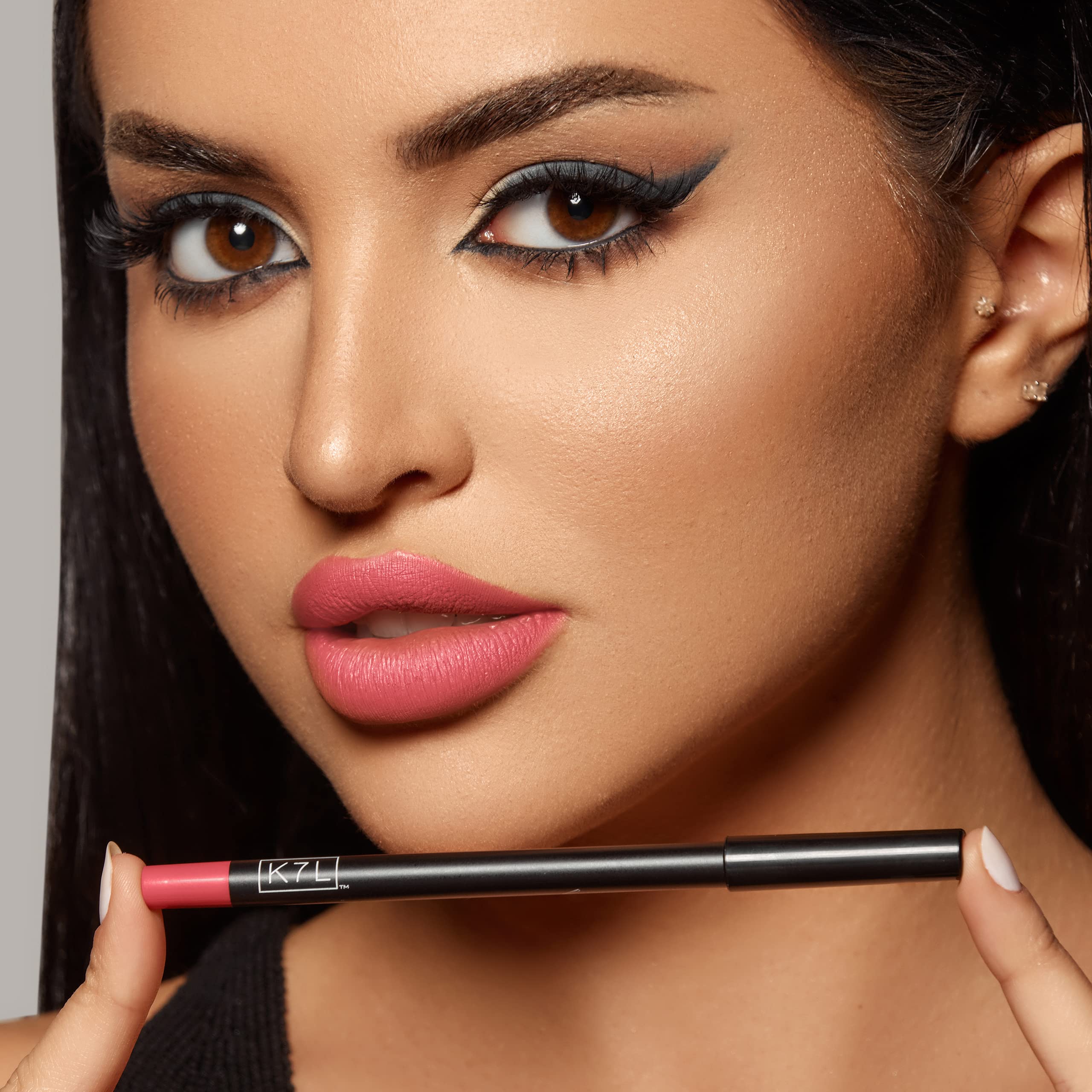 K7L Crayon Lèvres contour definie et pointe affûtée pour précision parfaite.