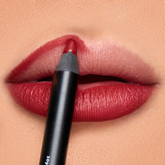 K7L Crayon Lèvres Rouge, précision nette et couleur qui tient toute la journée.