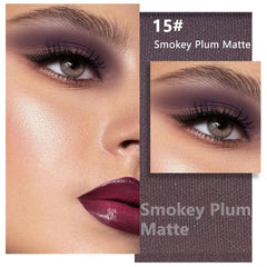 Kaely ombre prune fumé, texture poudre matte à longue tenue.