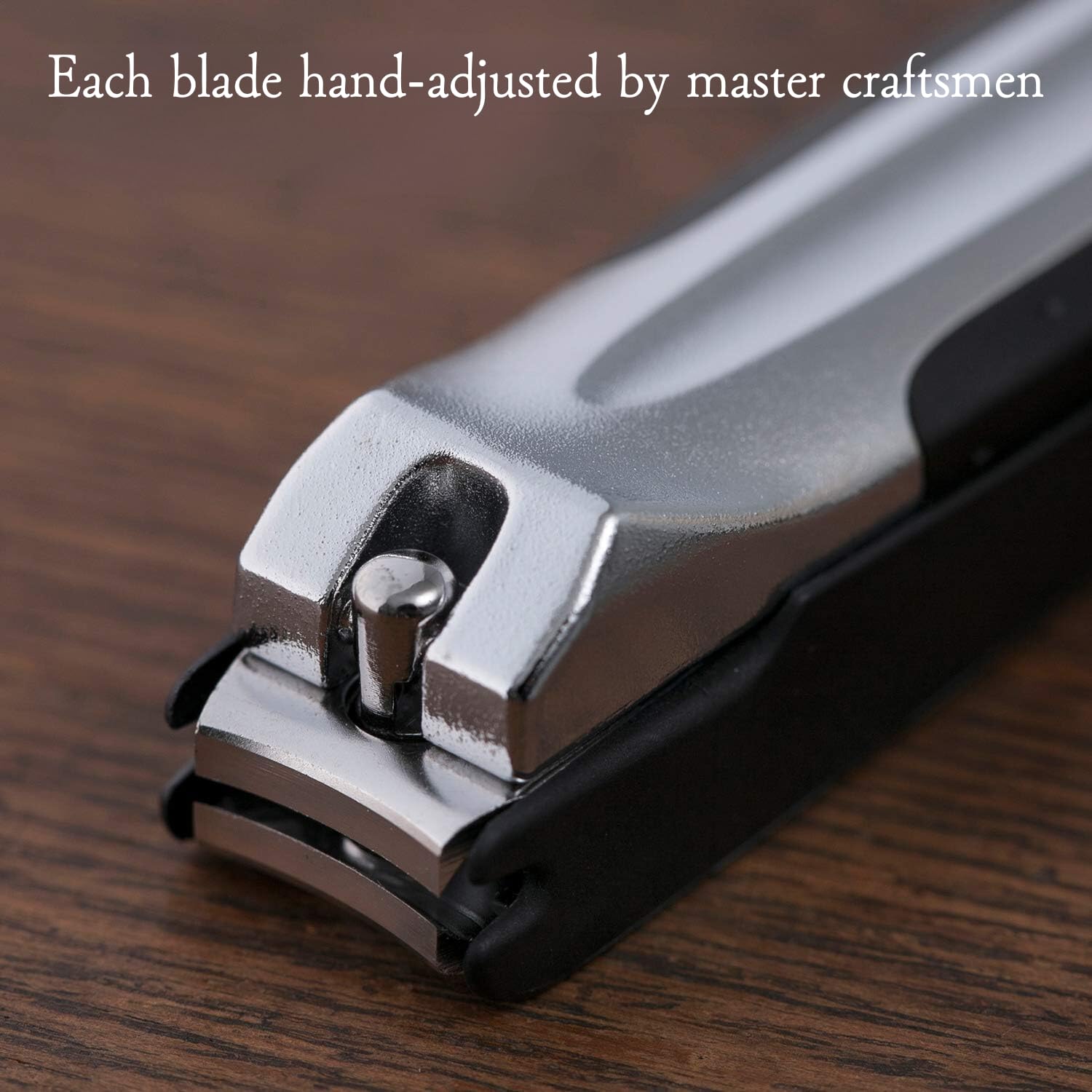 KAI poignée ergonomique, design solide pour usage régulier.