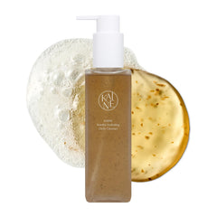KAINE Kombu Hydrating Daily Cleanser — bouteille visible pour une routine hydratante du matin.