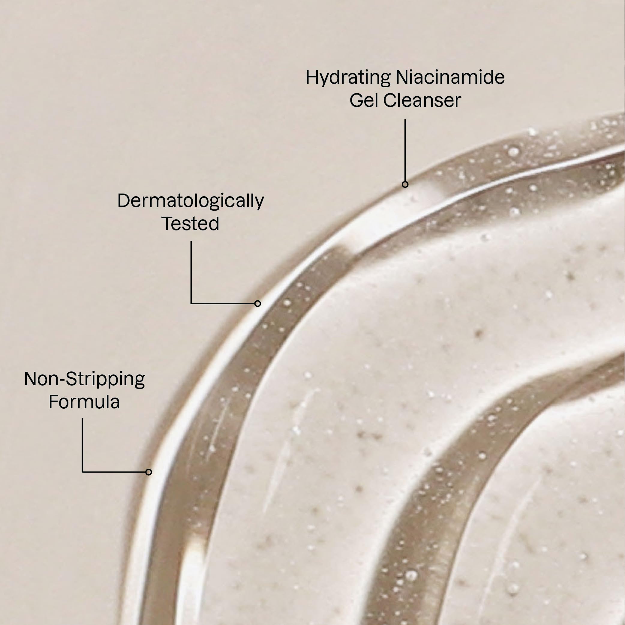 Karuna Balancing, flacon montrant Niacinamide, action apaisante pour les rougeurs ponctuelles.