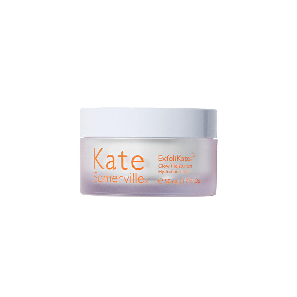 Rituel beauté avec Kate Somerville ExfoliKate Glow Moisturizer pour un teint lumineux.