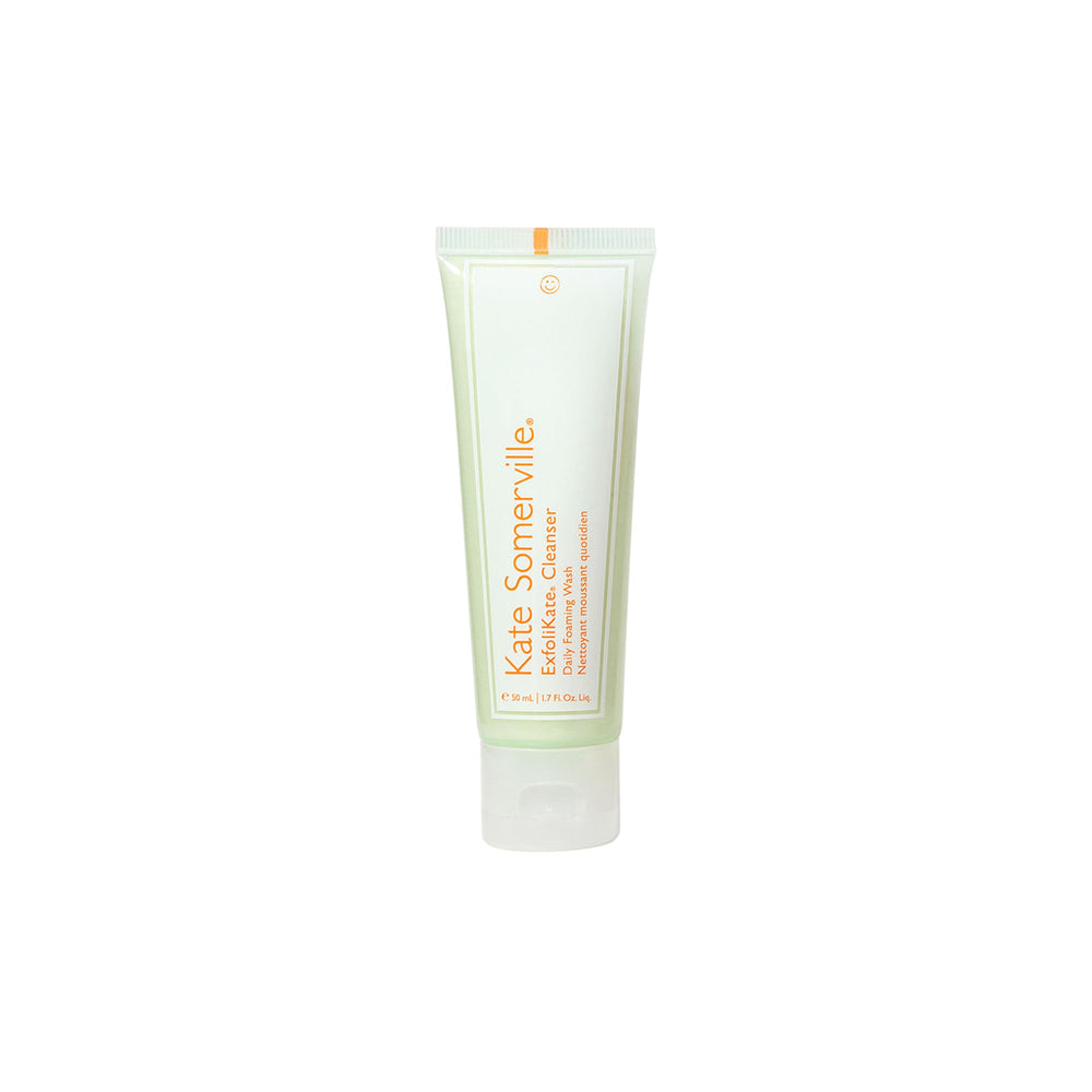Nettoyage quotidien avec le nettoyant mousse Kate Somerville