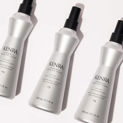 Kenra Professionnel Spray Thermique 19, volume et brillance pour tous types de cheveux.