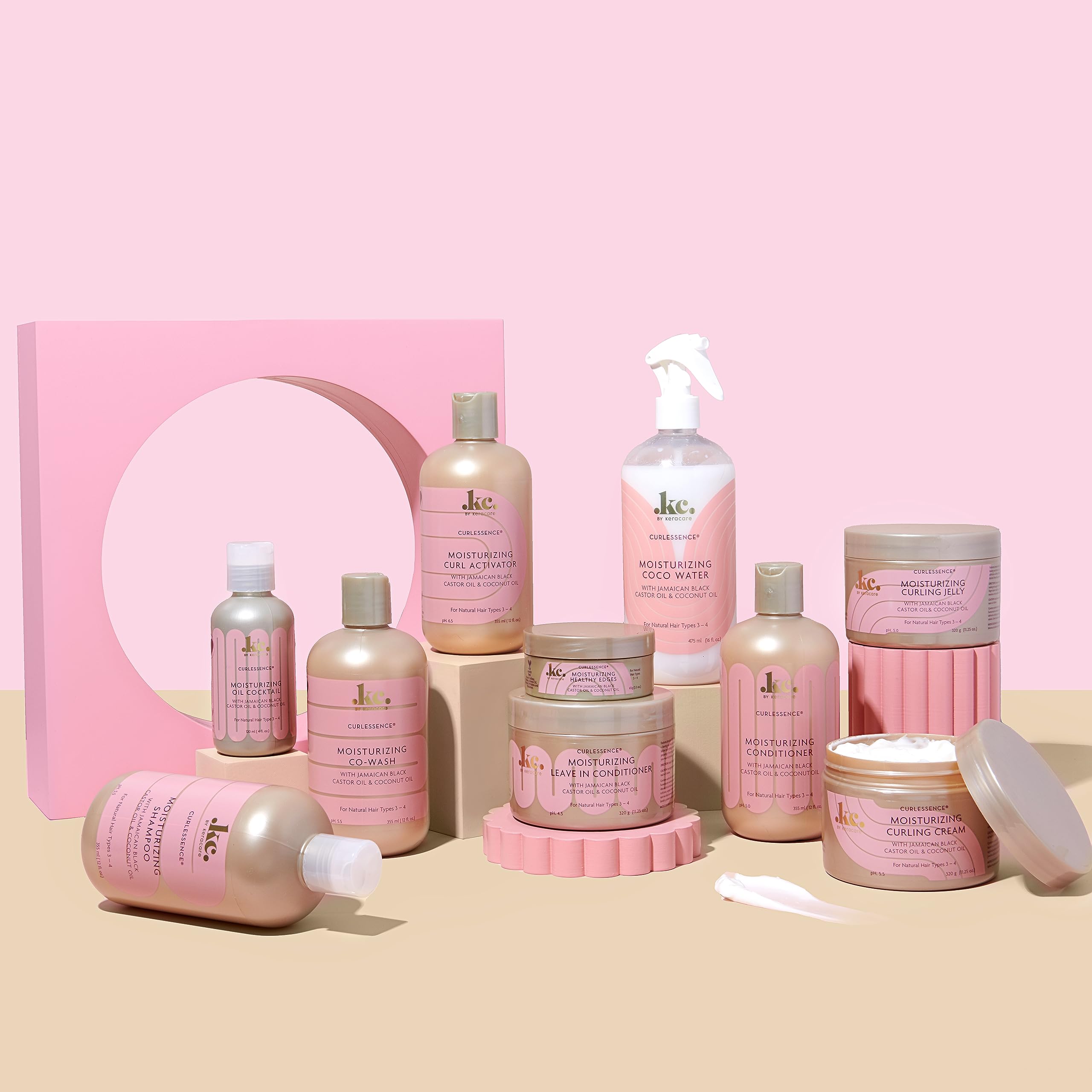 Après lavage, cheveux faciles à coiffer avec Shampooing Hydratant KeraCare.