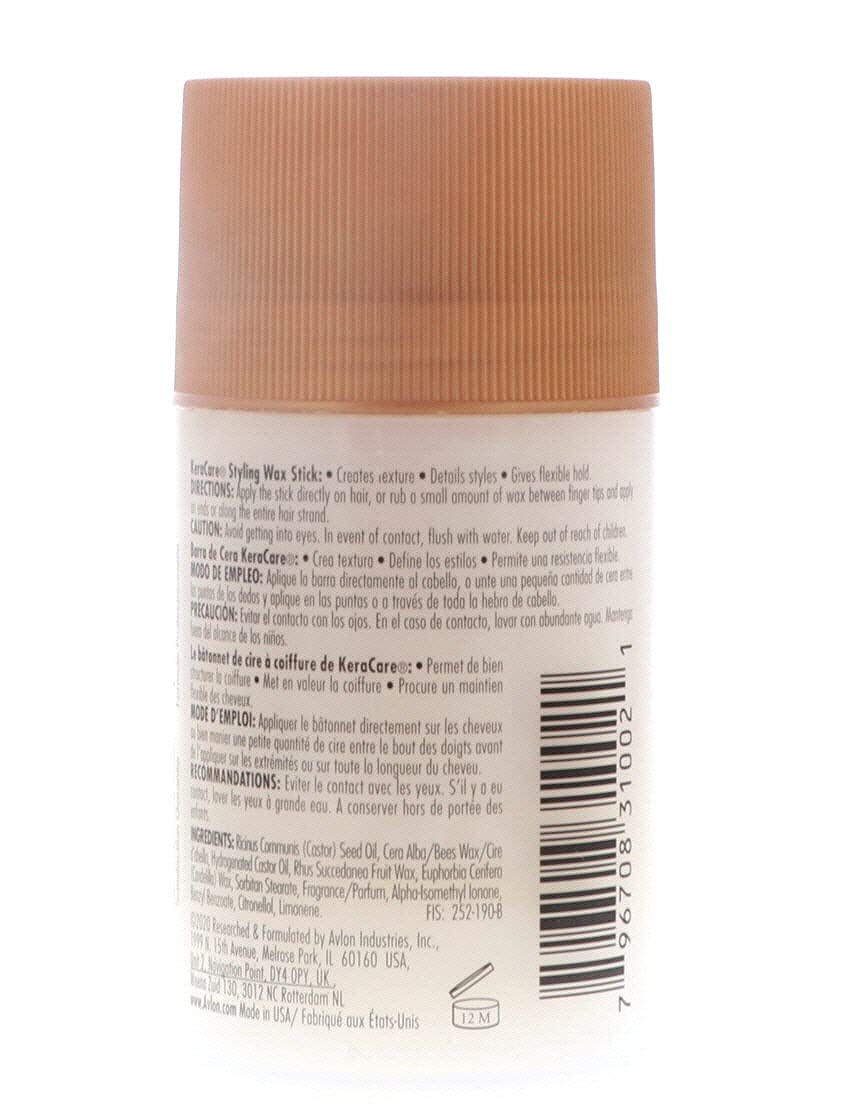 Keracare bâton cire coiffante, détail de la tenue et du modelage sur cheveux.