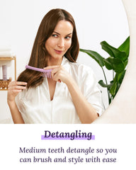 Keranique peigne dents fines, parfait pour une finition lisse.