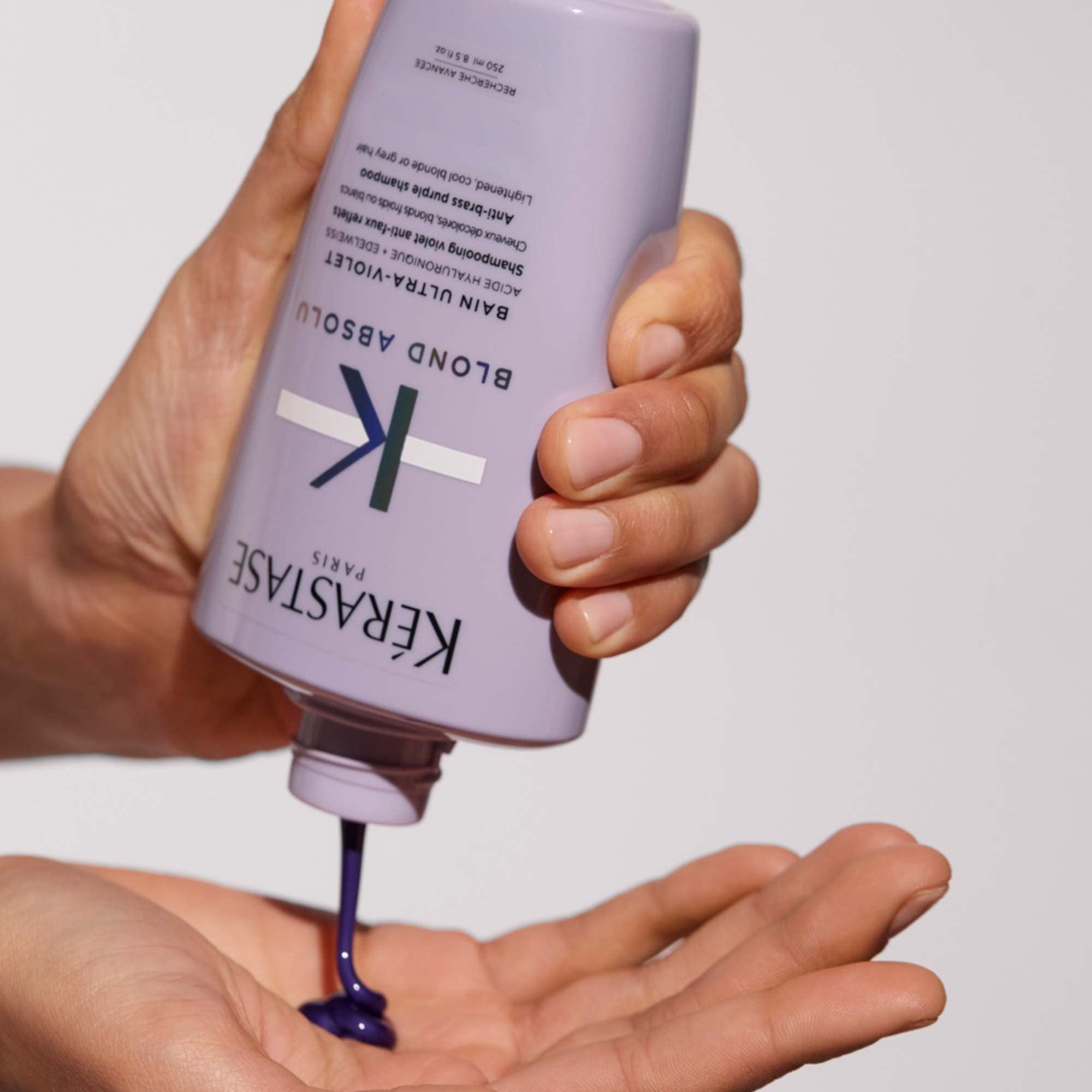 Kérastase Blond Absolu: Cheveux plus brillants et souples après chaque lavage.