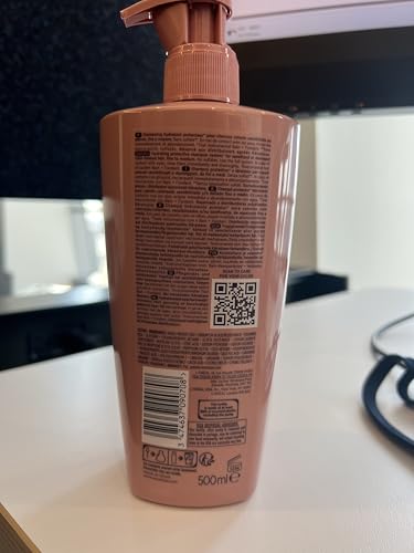 KÉRASTASE Chroma Absolute Shampoing – résultats visuels possibles: couleur plus vibrante et éclat durable.