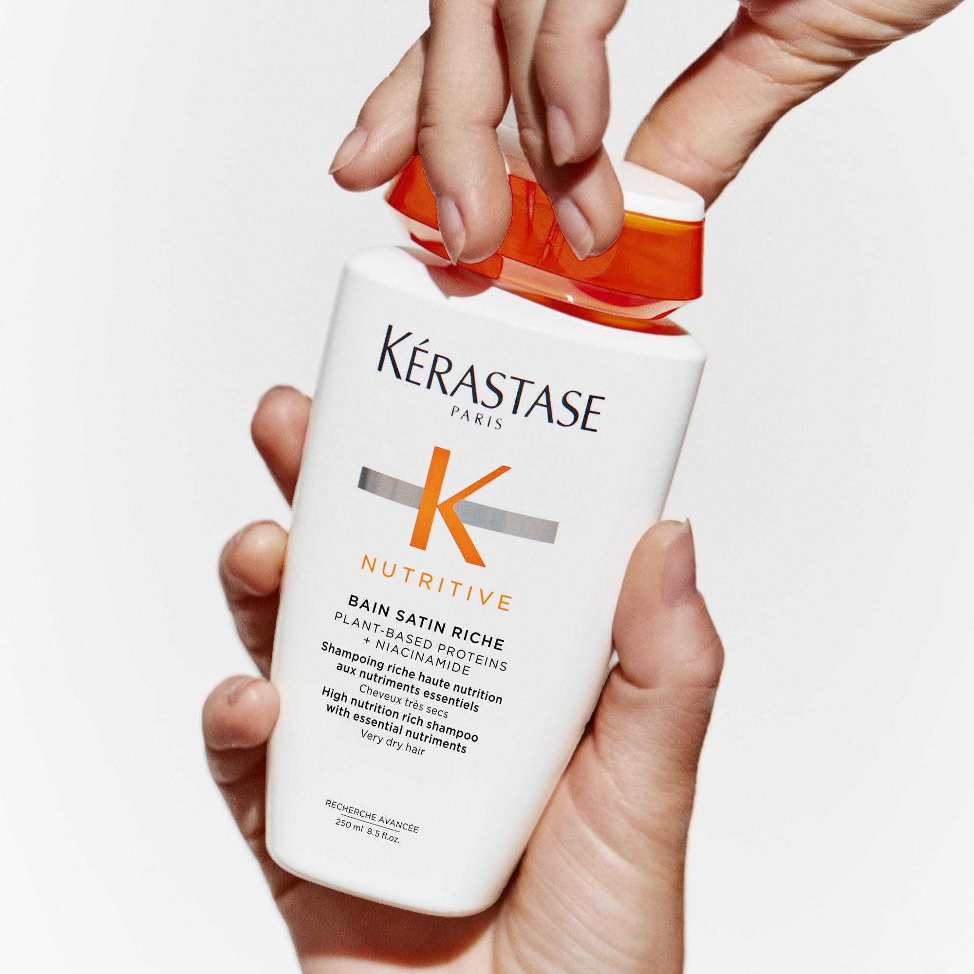 KÉRASTASE Nutritive Bain Satin Riche, démêlage facilité et cheveux souples.