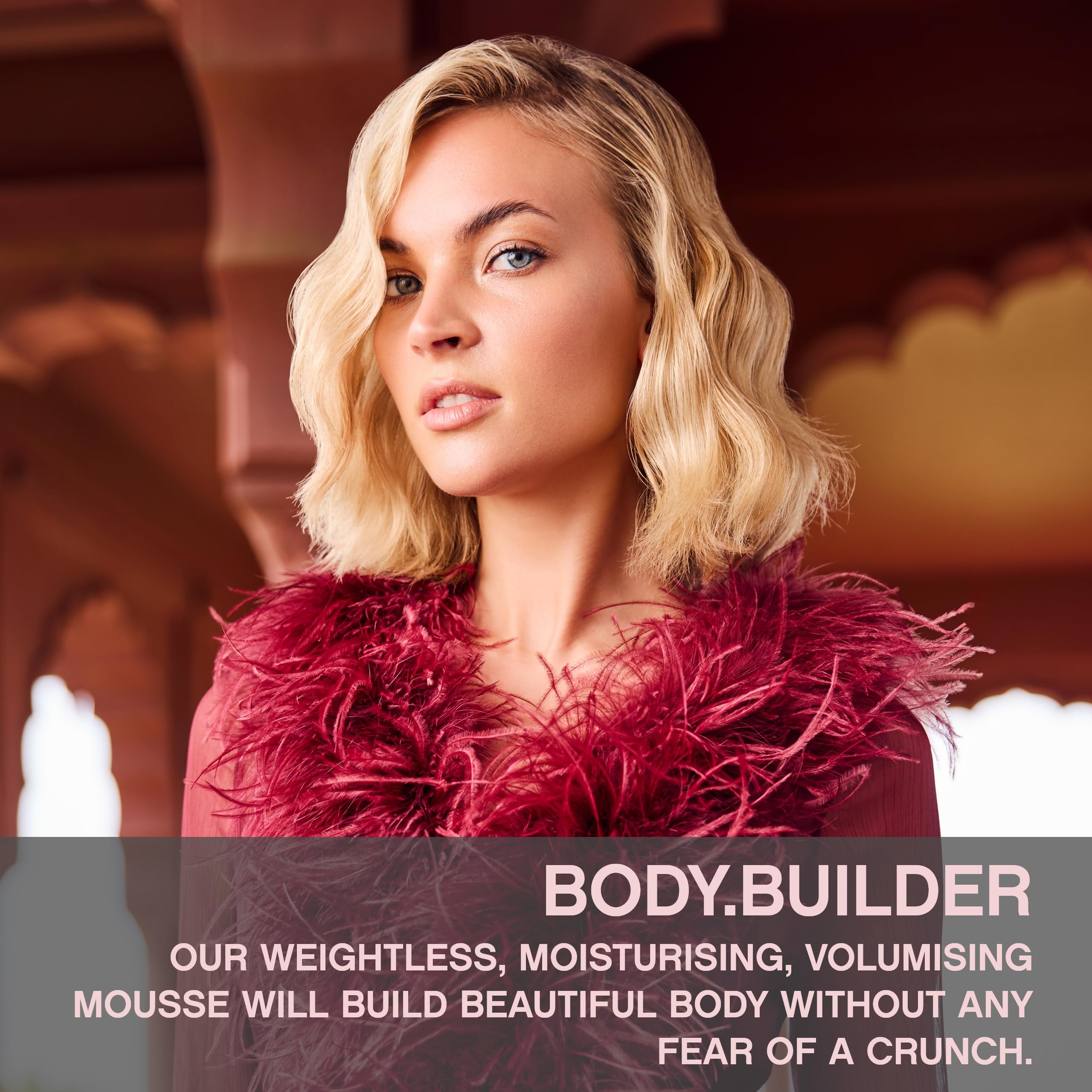 KEVIN.MURPHY BODY.BUILDER application-cheveux facilite une répartition homogène