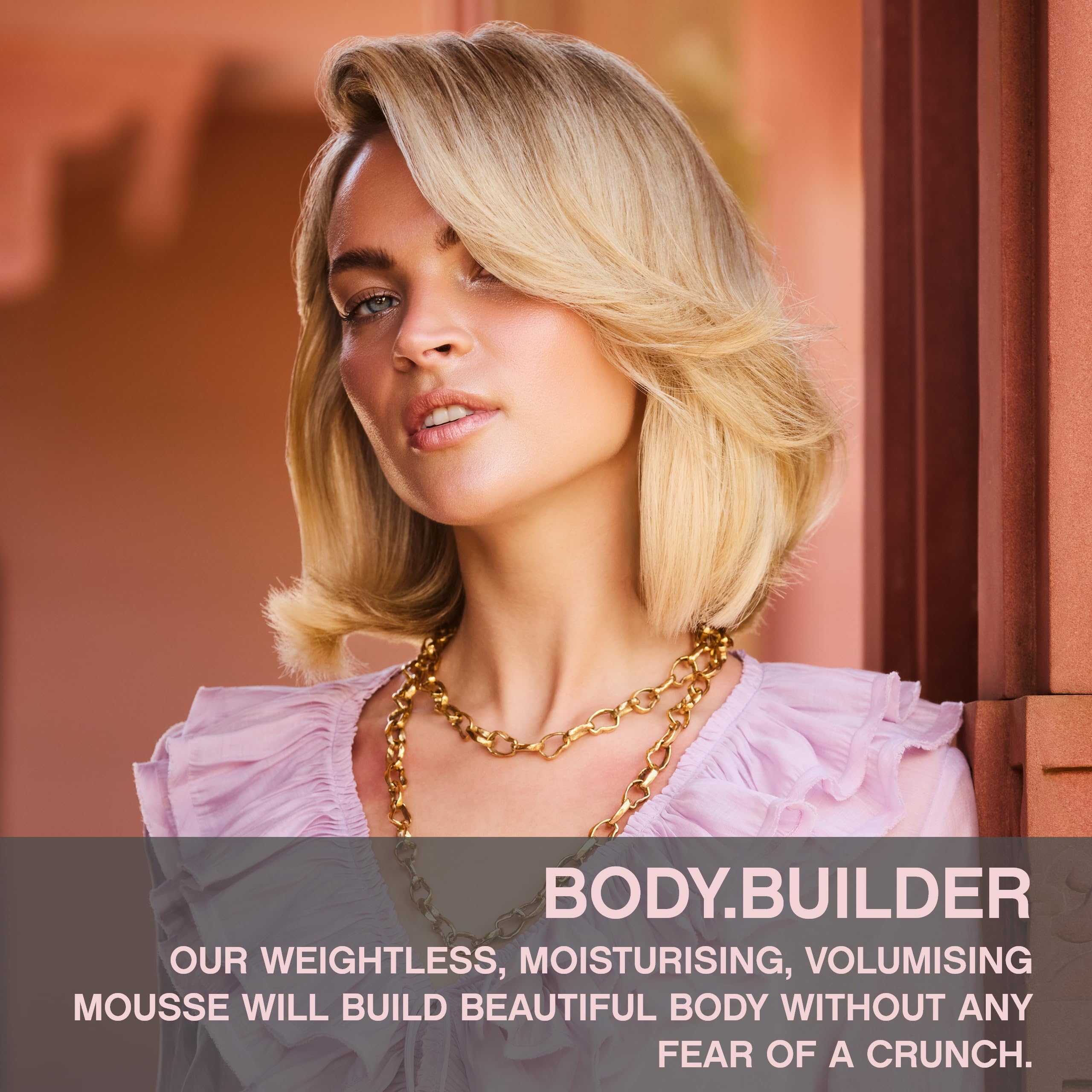 BODY.BUILDER mousse veloutée pour texture légère et volume durable.