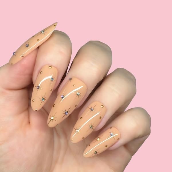 Design ongles KIARA SKY Gel Paint Pod – motif or métallique précis.