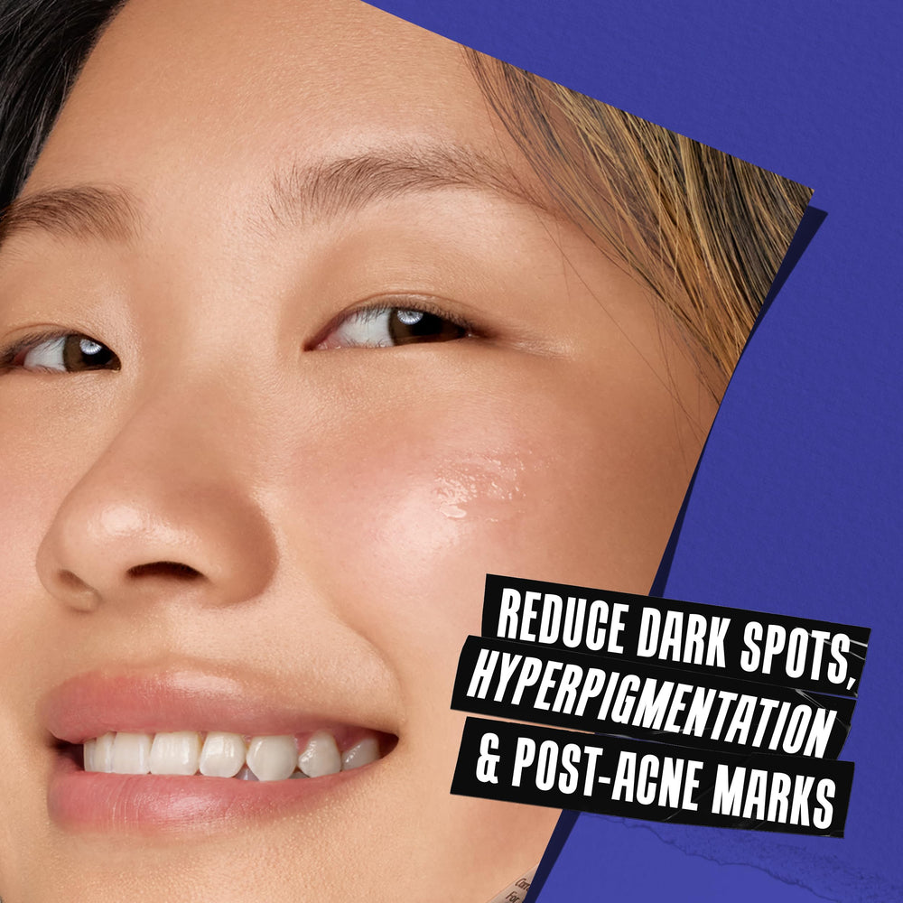 Application soir du sérum Clearly Corrective – soin nocturne doux