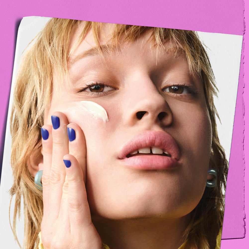 Soin raffermissant de Kiehl's Crème Correctrice Multiple pour le contour du visage.