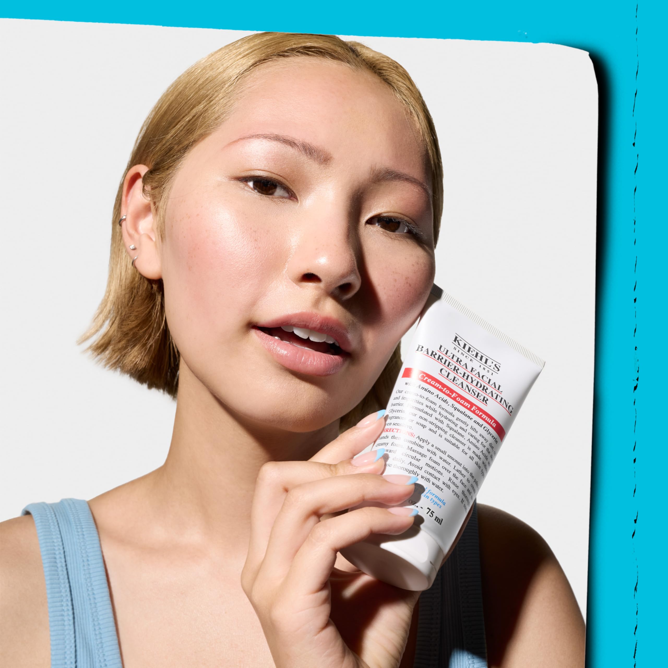 Kiehl's Ultra Facial Barrier-Hydrating Cleanser – format compact de 75 ml pour le voyage.