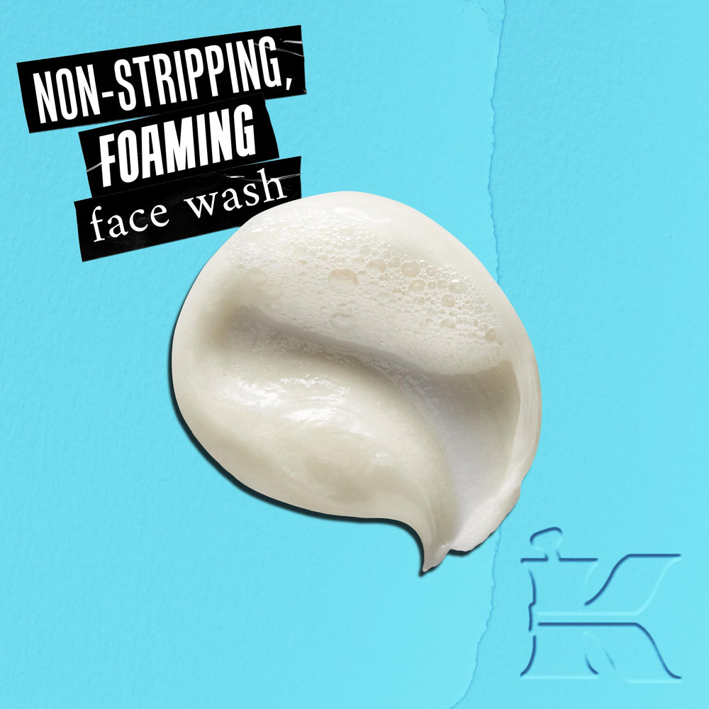 Kiehl’s Ultra Facial Nettoyant Sans Huile mousse légère pour nettoyage en douceur.