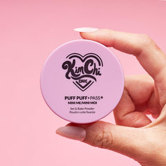 Poudre libre Banana KimChiChic : fini mat naturel et contrôle du teint.