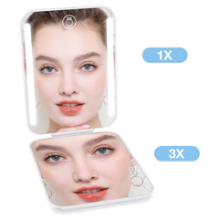 Miroir de poche Kintion design compact, facile à glisser dans le sac.