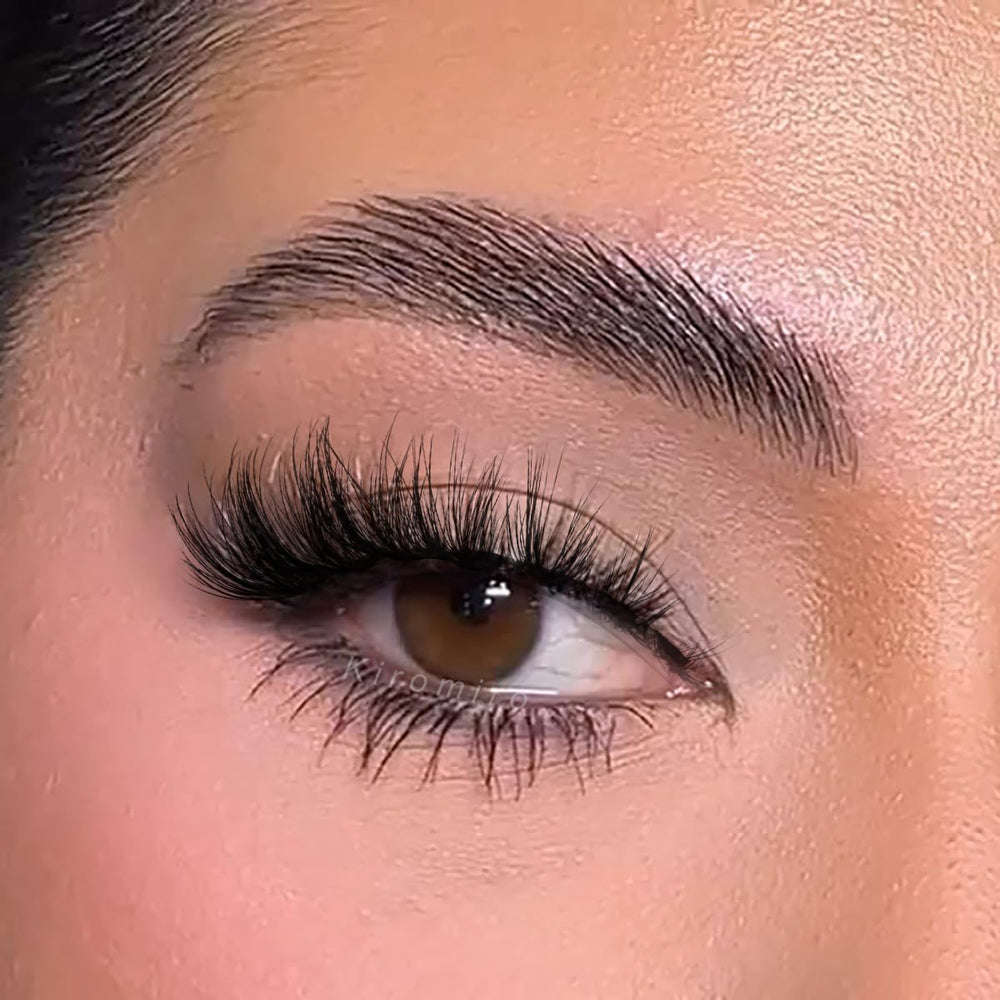 Kiromiro cils wispy D-Curl 15 mm offre un volume subtil.