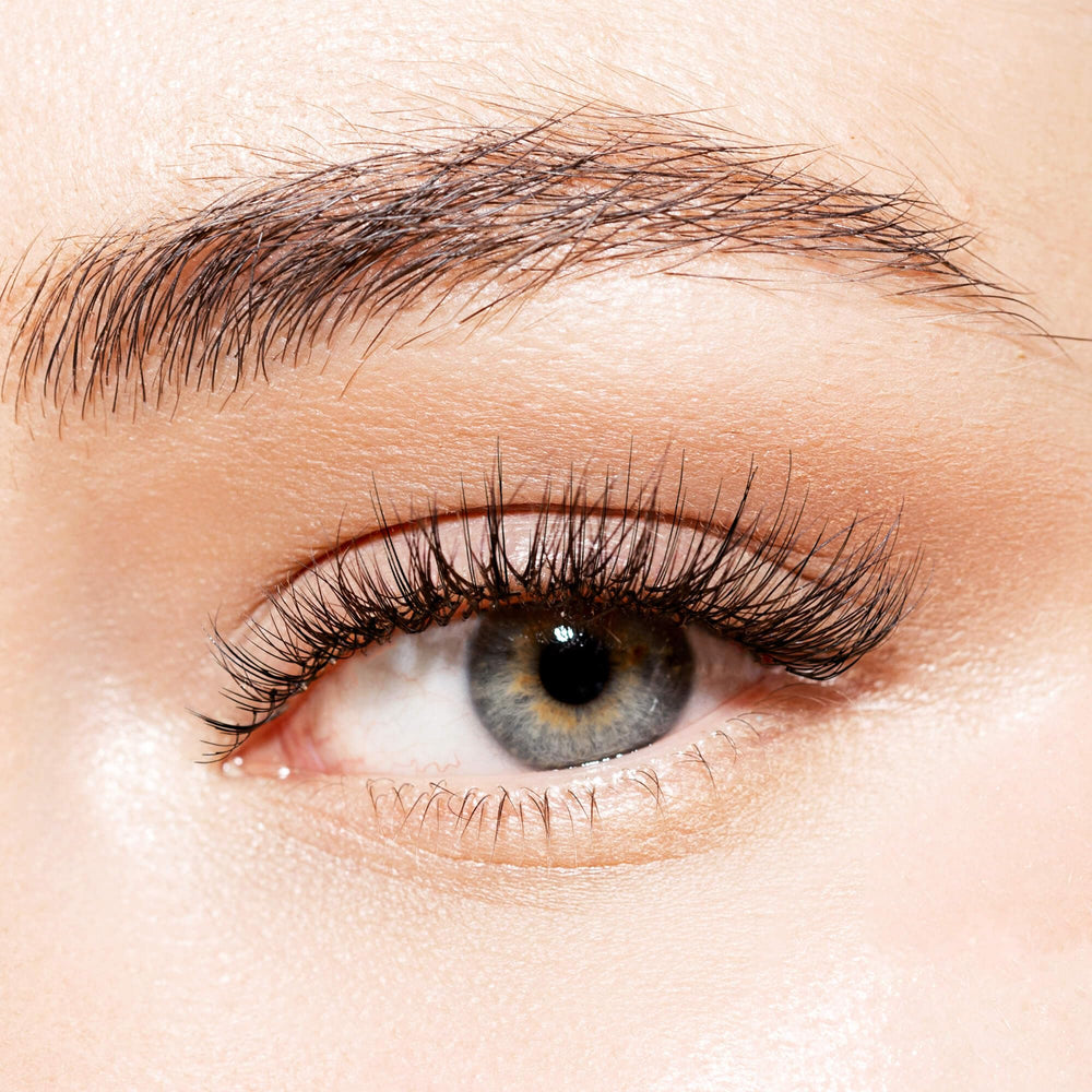 Cils compatibles lentilles KISS Looks So Natural Sultry 12mm sans souci.