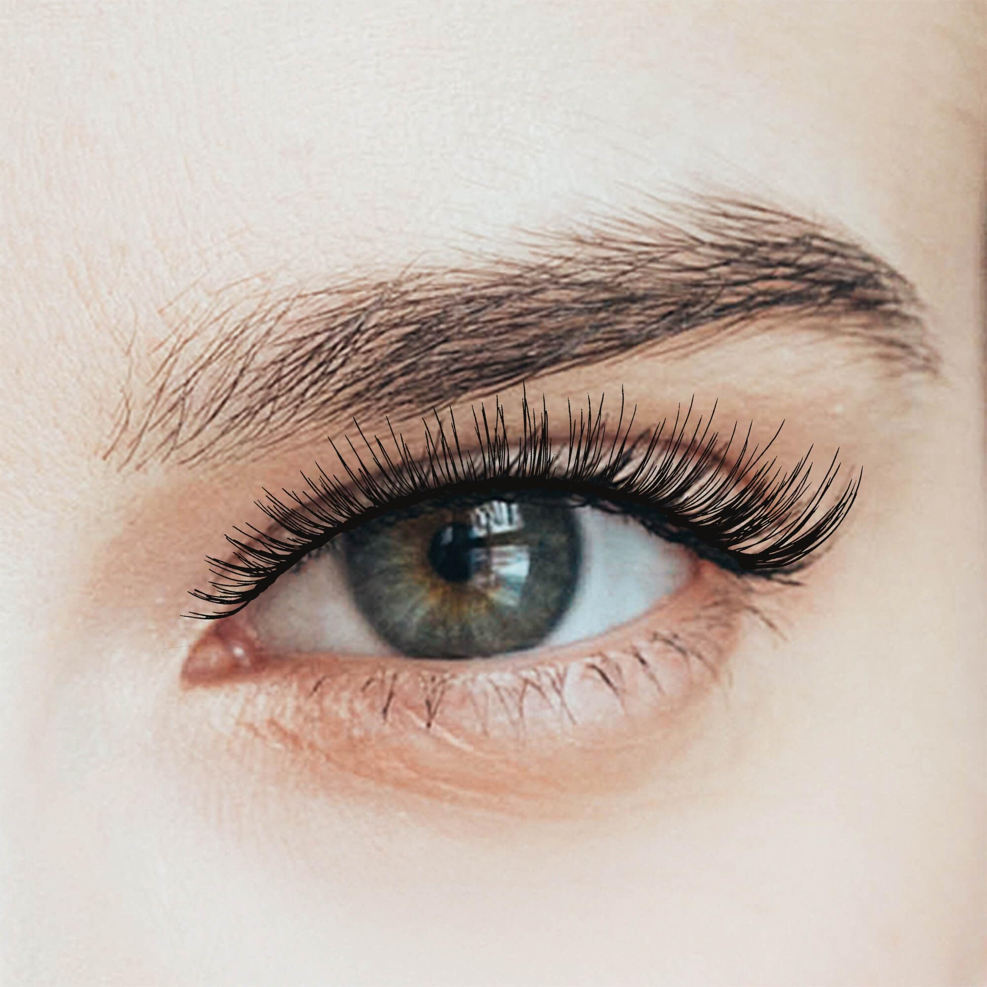 Cils réutilisables jusqu'à 10 fois avec KISS Looks So Natural Sultry 12mm.