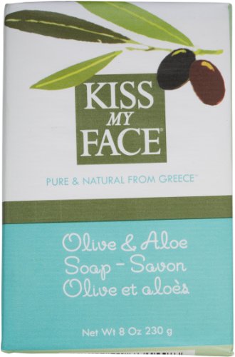 Texture crémeuse du savon Kiss My Face huile olive Aloe Vera.